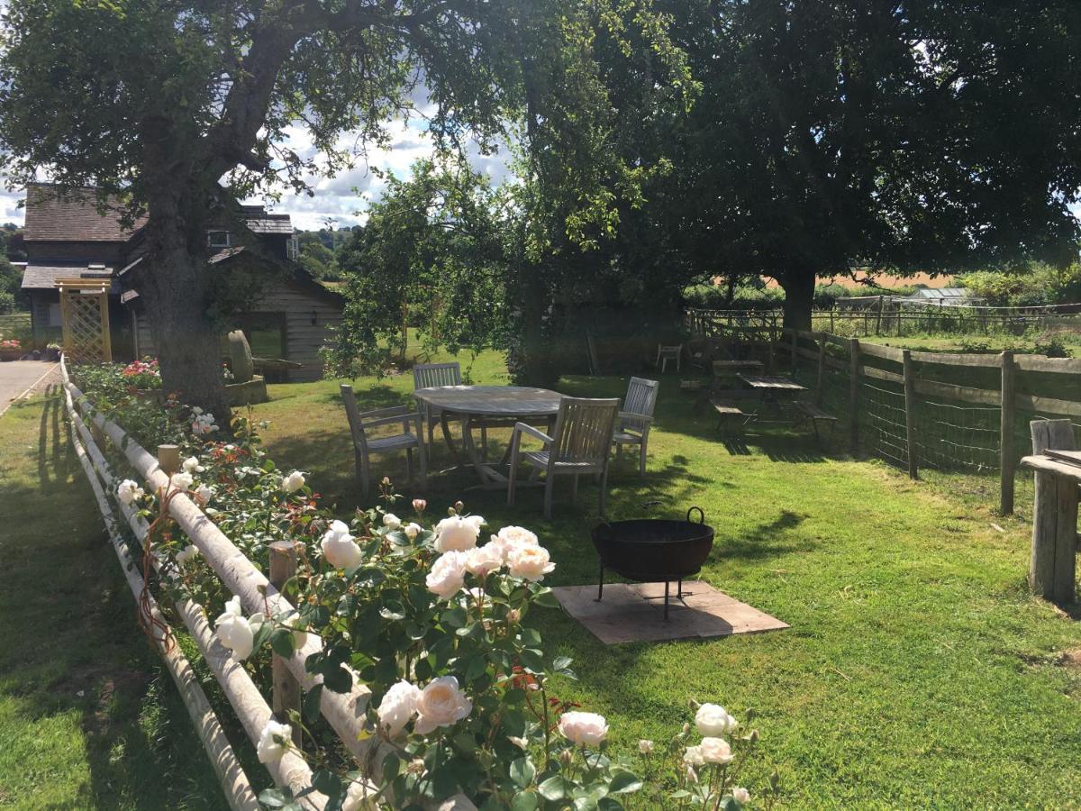 Grove Farm B&B Leominster Bagian luar foto